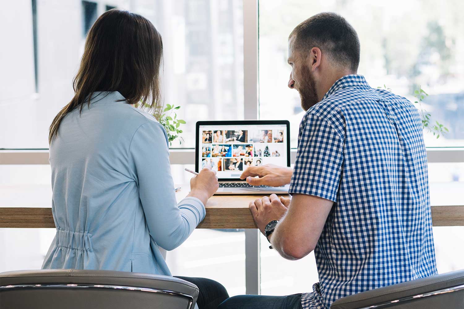 Cómo conseguir nuevos clientes a través de la publicidad digital en 2025